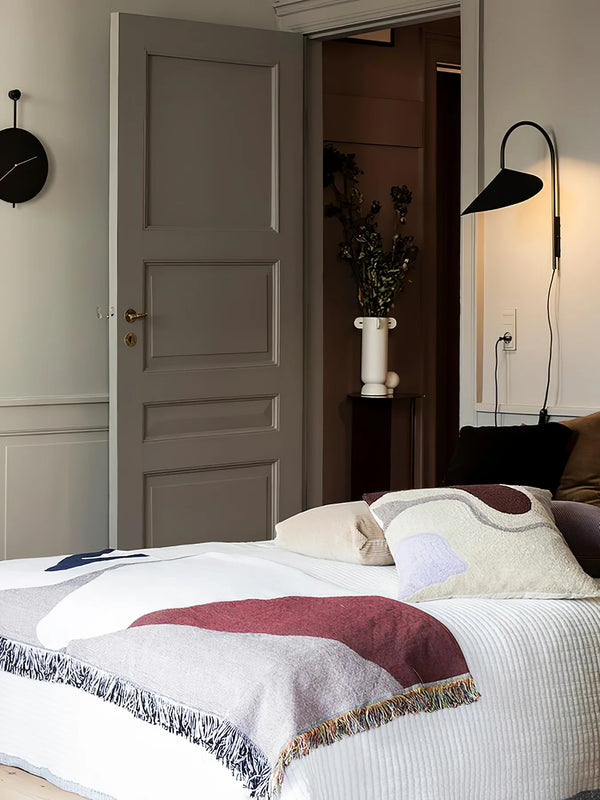 Nordic minimalist bedside wall lamp