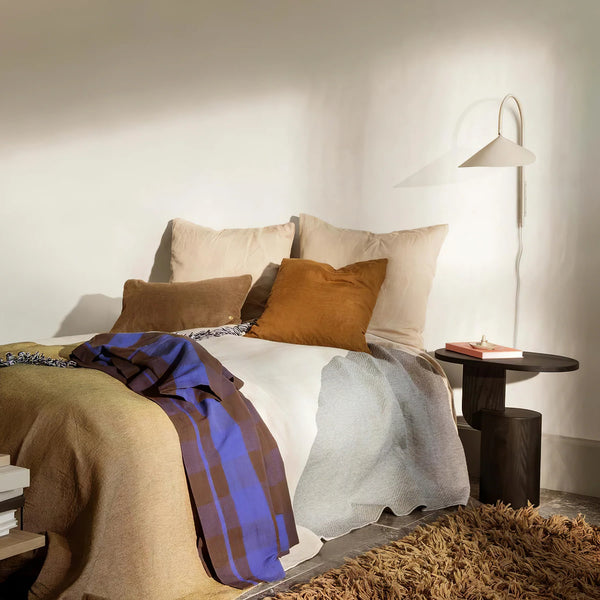 Nordic minimalist bedside wall lamp